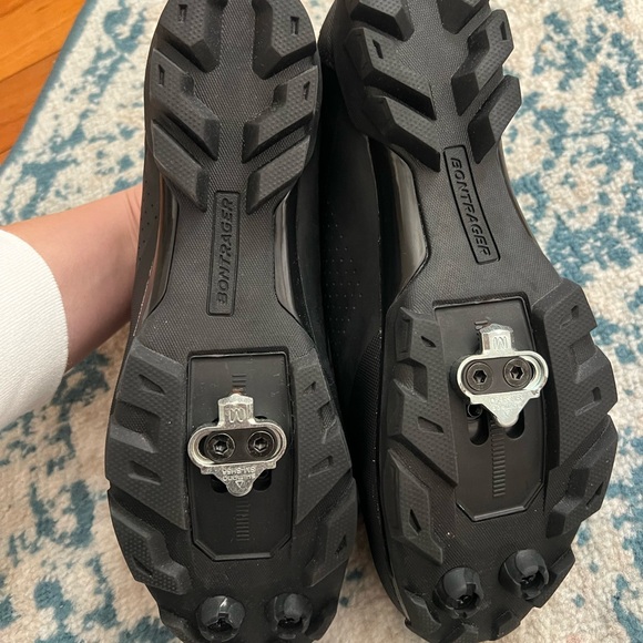 Bontrager black cycling shoes - Picture 3 of 4